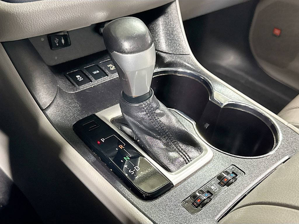 Used 2014 Toyota Highlander Limited image 18