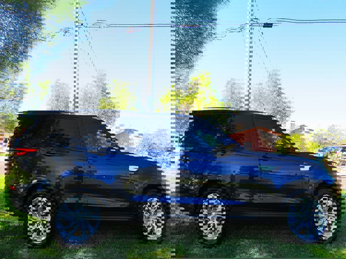 Used 2018 Land Rover Discovery HSE image 9