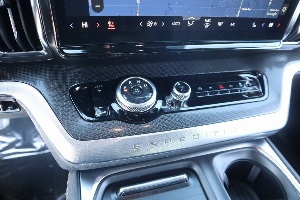 New 2025 Ford Expedition Platinum w/ Stealth Appearance Package image 8