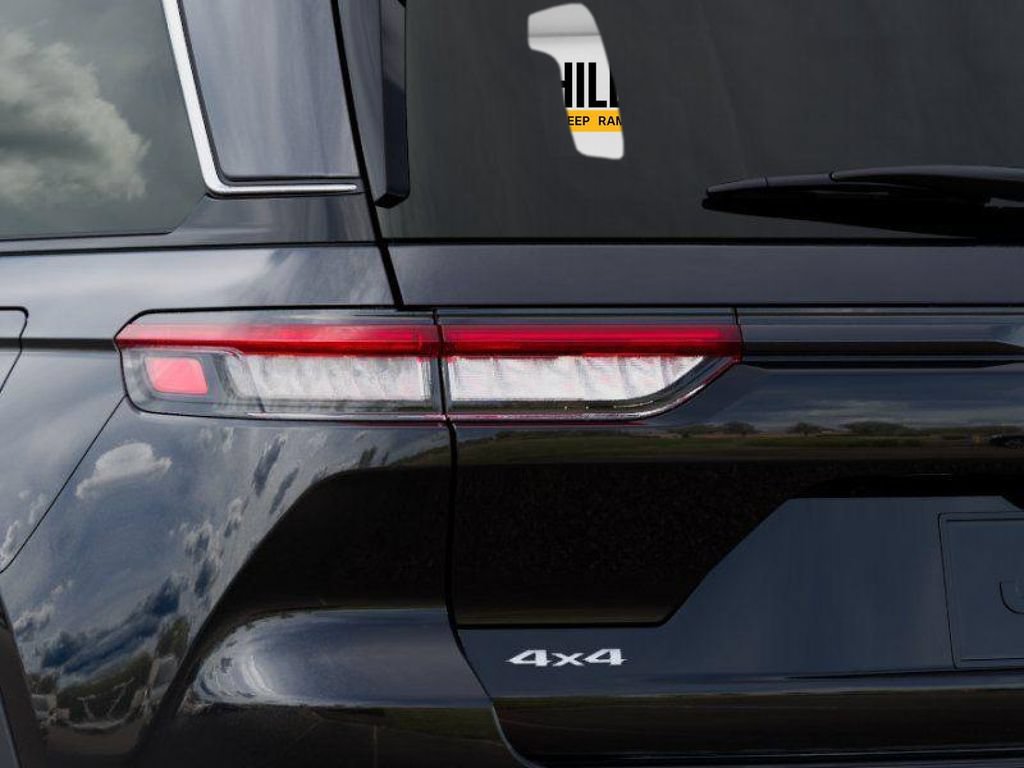 New 2025 Jeep Grand Cherokee Laredo AWD/4WD image 9