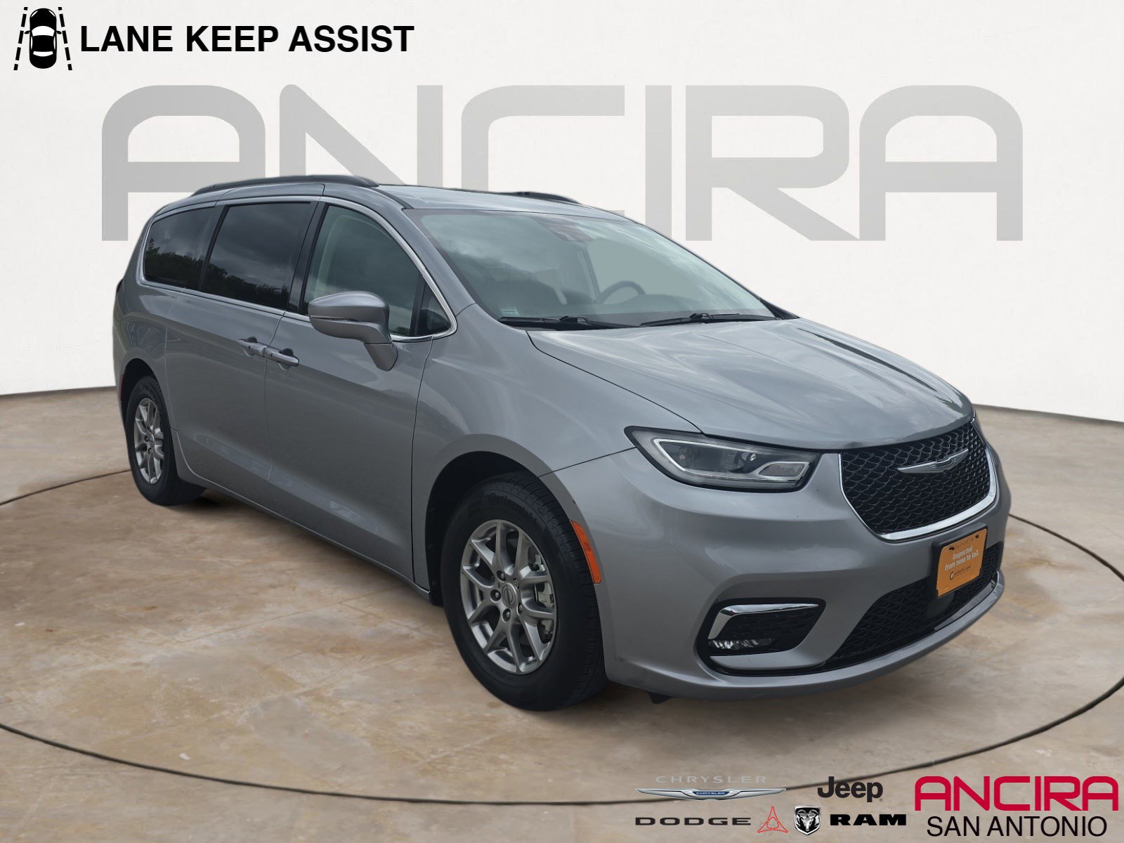Used 2021 Chrysler Pacifica Touring image 1