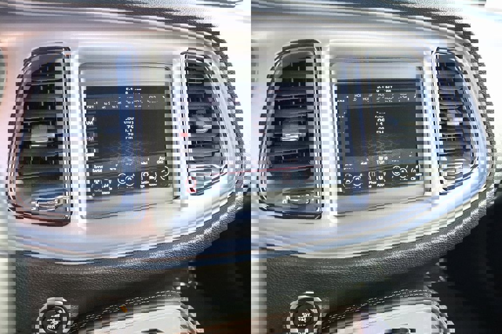 Used 2023 Dodge Challenger R/T image 17