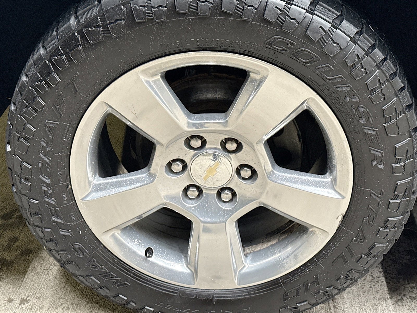 Used 2019 Chevrolet Suburban LS w/ All-Season Package image 32