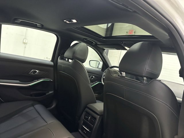 Used 2025 BMW 330i xDrive Sedan w/ Premium Package image 37