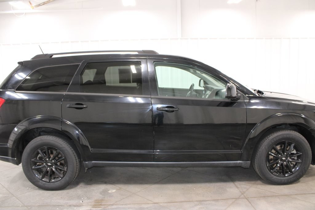 Used 2019 Dodge Journey SE w/ Connectivity Group FWD image 11