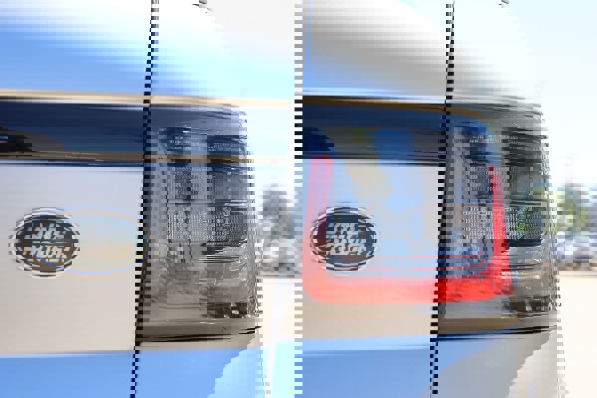 Used 2018 Land Rover Range Rover Sport HSE Dynamic image 13