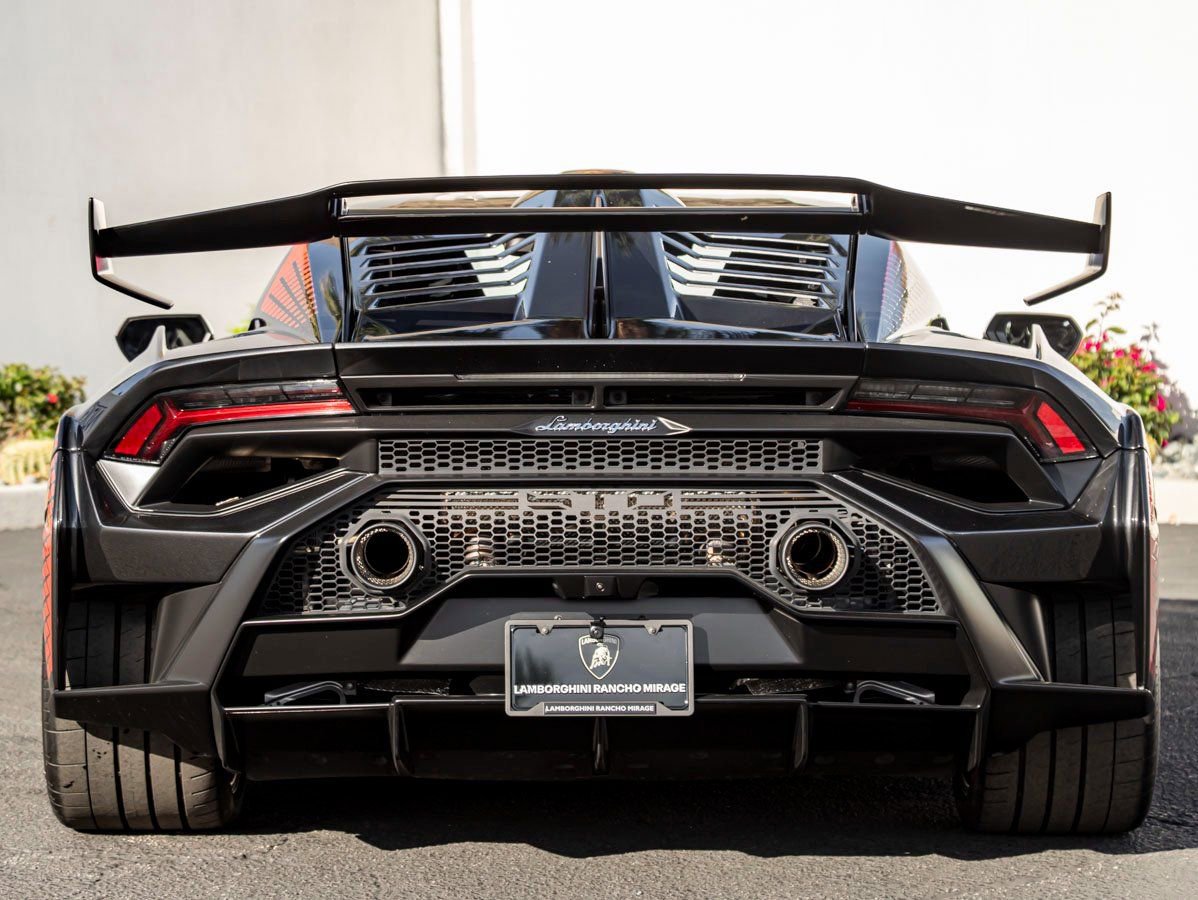 Used 2022 Lamborghini Huracan STO image 8