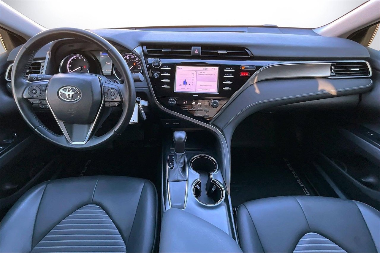 Used 2020 Toyota Camry SE image 14
