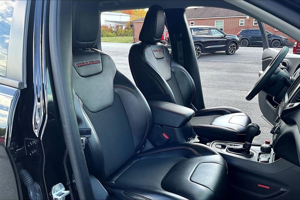 Used 2021 Jeep Cherokee Trailhawk w/ Comfort/Convenience Group image 7