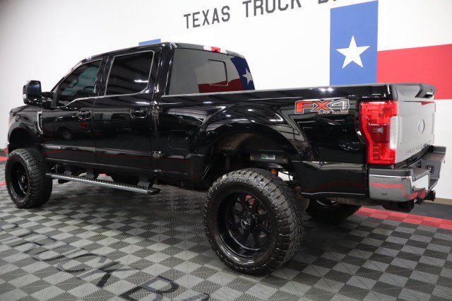 Used 2017 Ford F250 Lariat w/ Lariat Ultimate Package AWD/4WD image 5