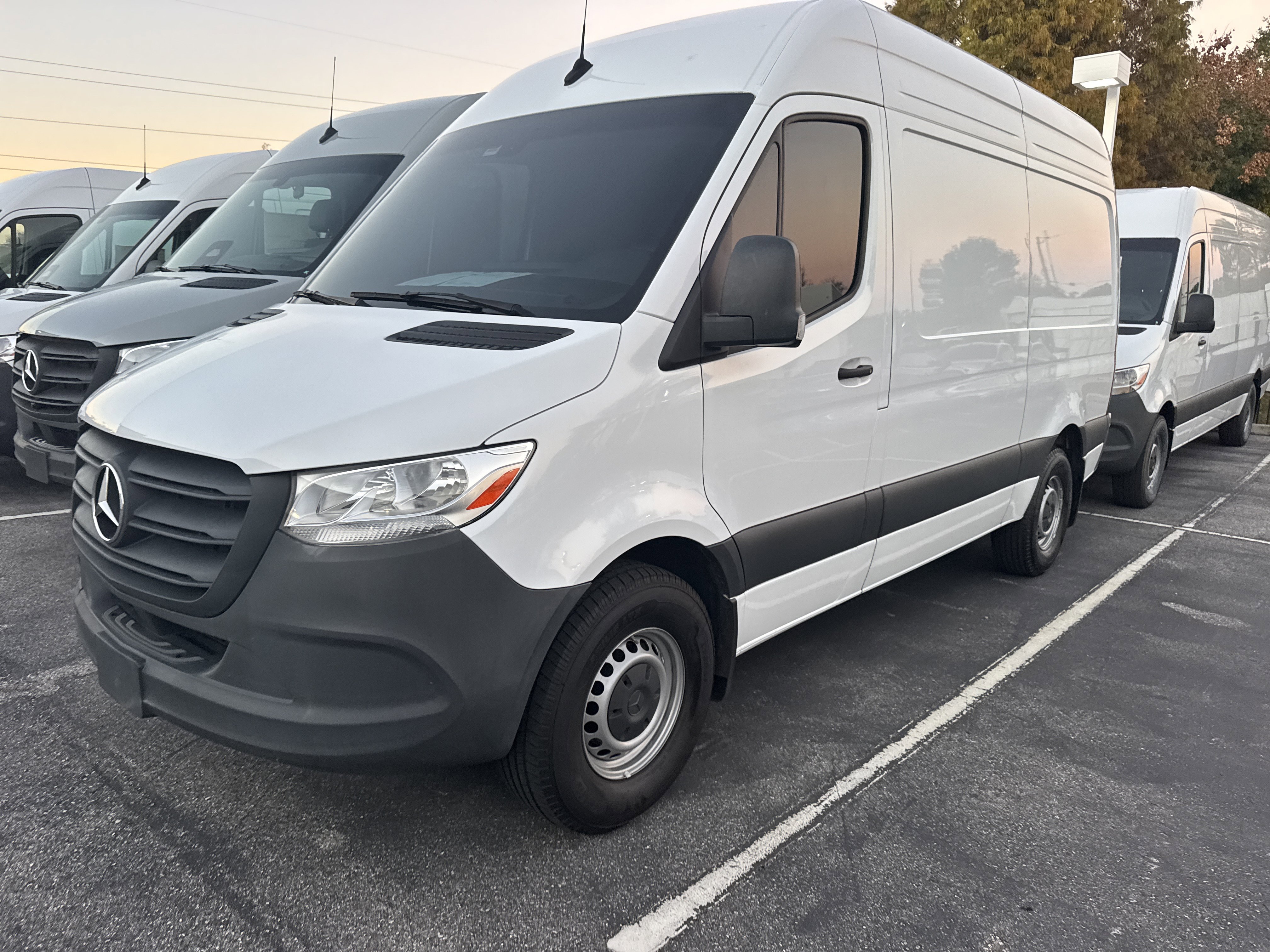 Used 2024 Mercedes-Benz Sprinter 2500 image 4