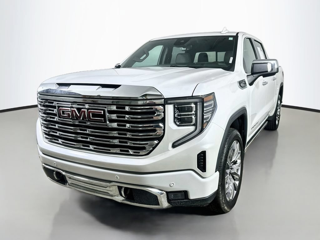 Used 2023 GMC Sierra 1500 Denali w/ Denali Reserve Package AWD/4WD image 3