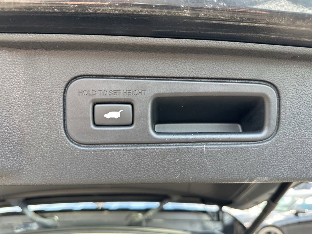 Used 2025 Honda Pilot EX-L image 12