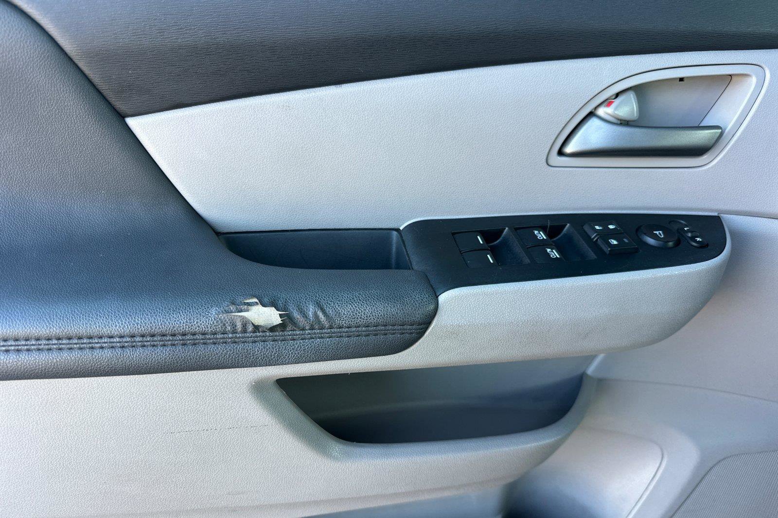 Used 2012 Honda Odyssey EX image 11