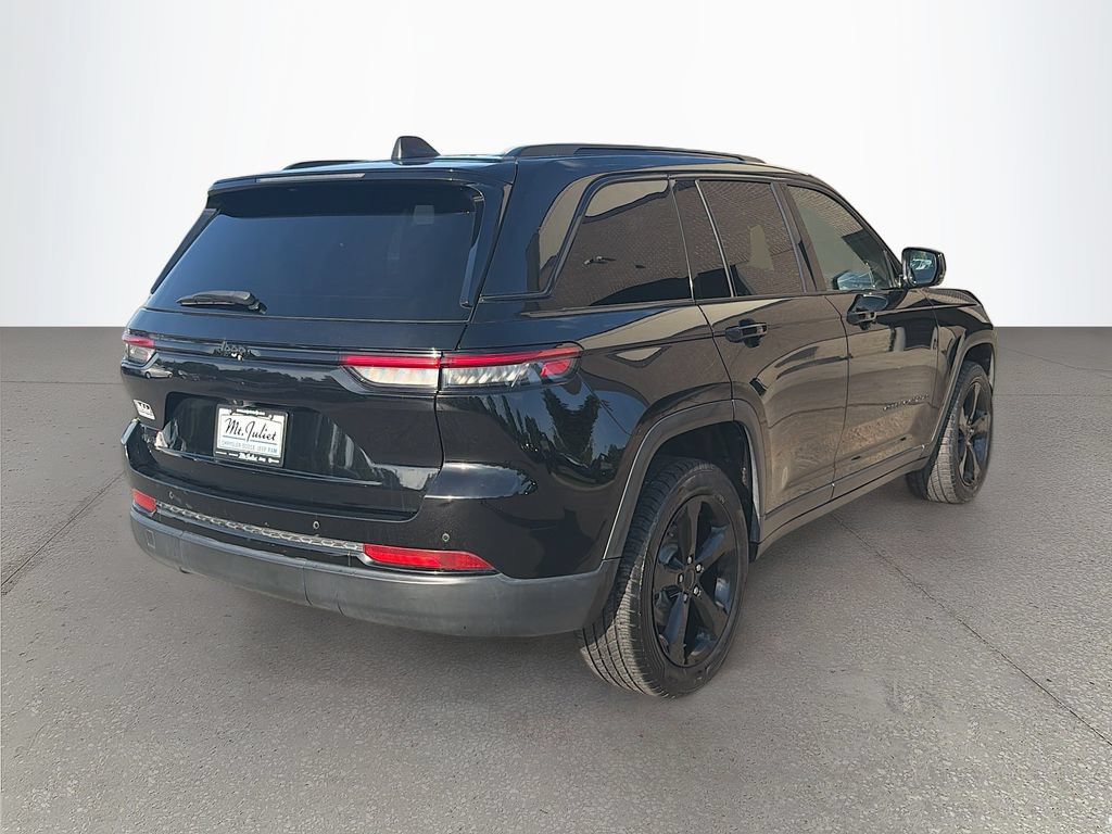 Used 2023 Jeep Grand Cherokee Altitude AWD/4WD image 4
