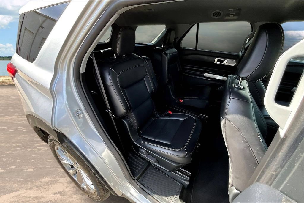 Used 2023 Ford Explorer Limited AWD/4WD image 27