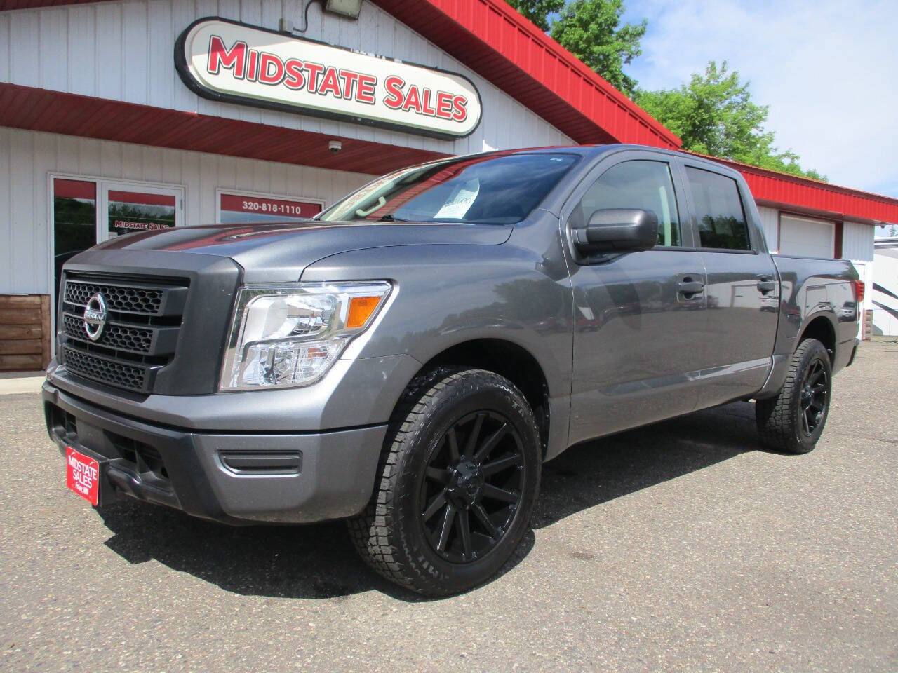Used 2023 Nissan Titan S AWD/4WD image 2