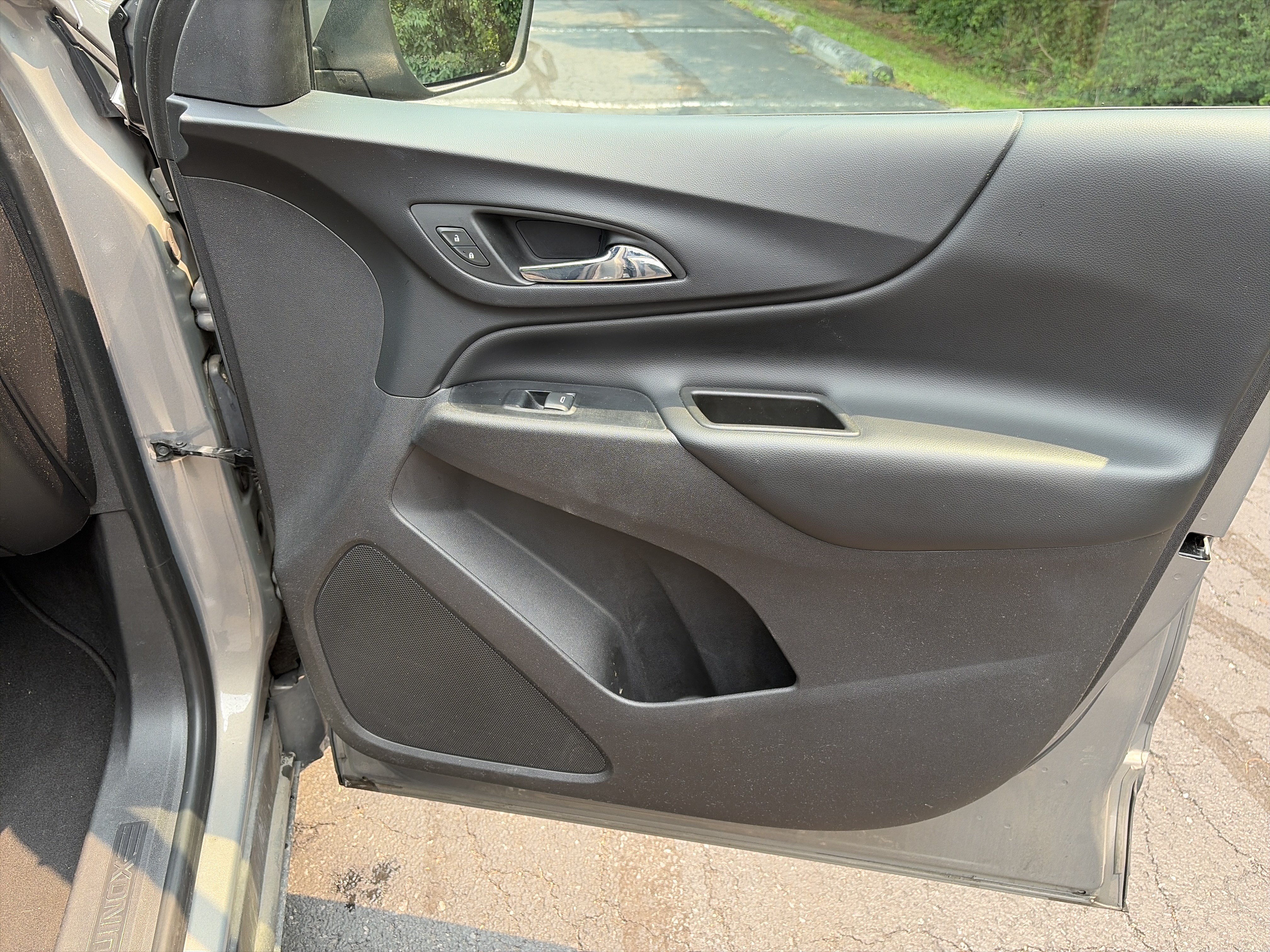 Used 2019 Chevrolet Equinox LT AWD/4WD image 25
