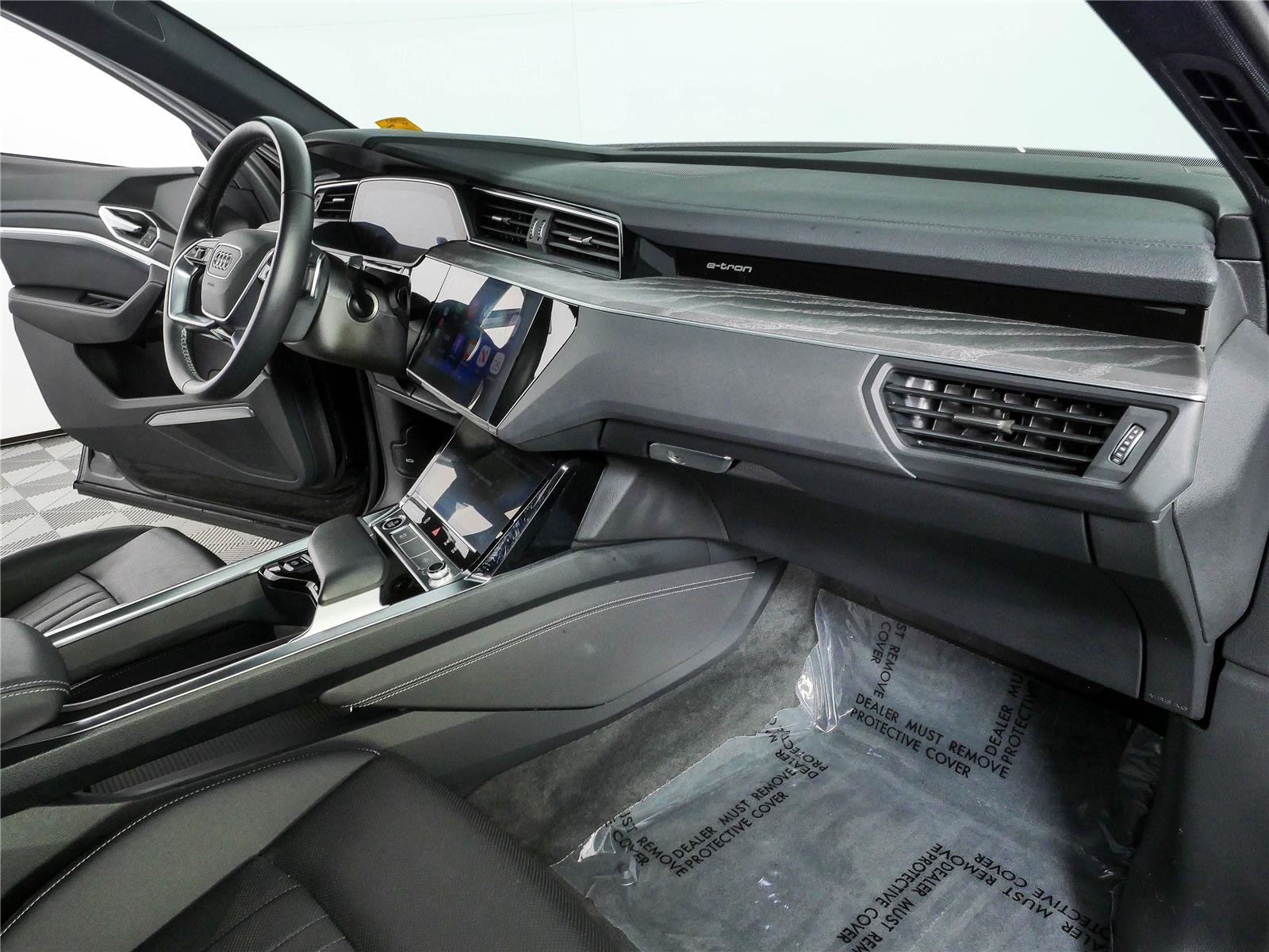Used 2023 Audi e-tron Premium Plus w/ Premium Plus Package AWD/4WD image 25