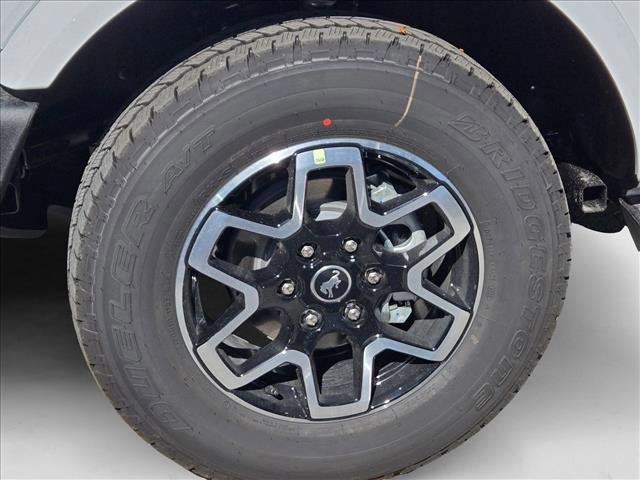 New 2025 Ford Bronco Outer Banks image 9