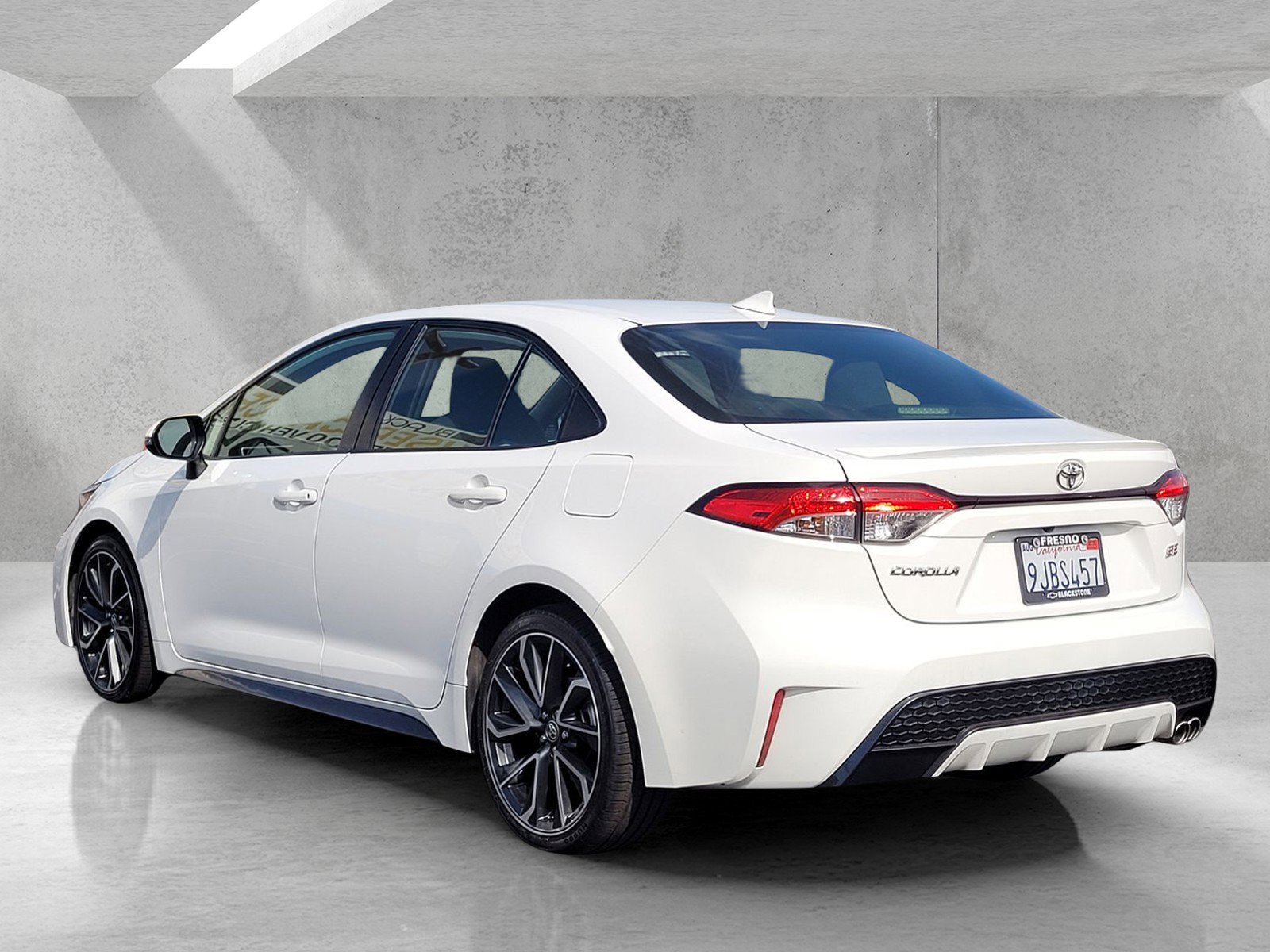 Used 2020 Toyota Corolla SE w/ SE Premium Package image 6