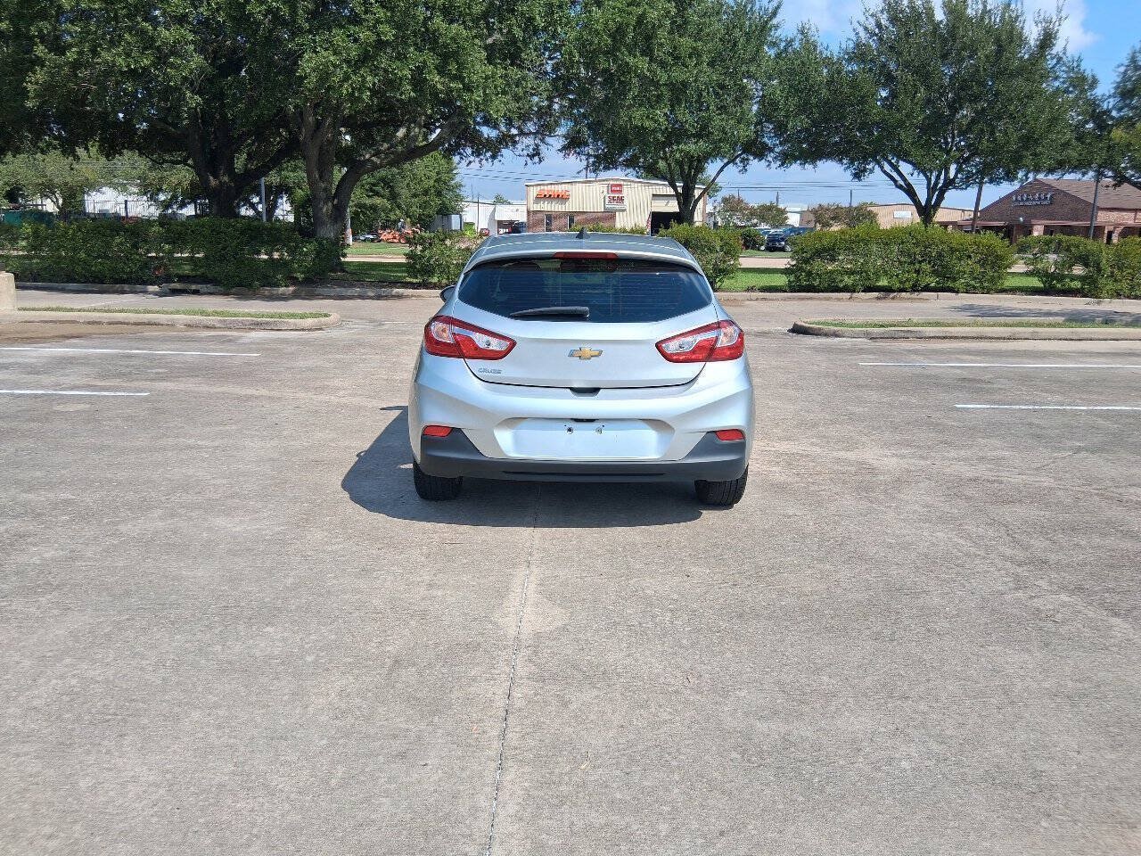 Used 2019 Chevrolet Cruze LS w/ LS Convenience Package FWD image 5