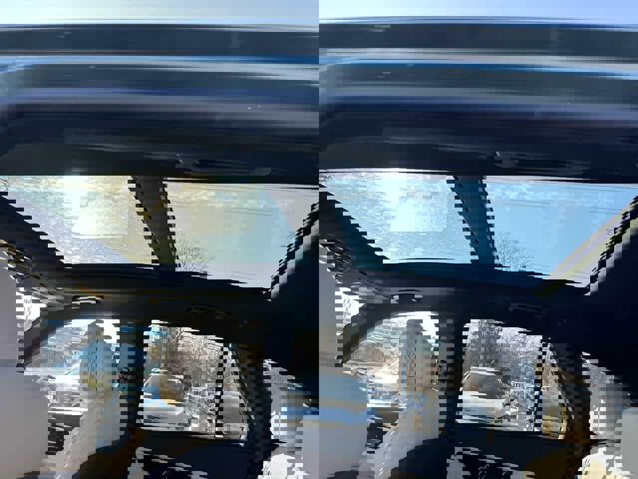 Used 2025 Mercedes-Benz GLC 300 4MATIC image 24