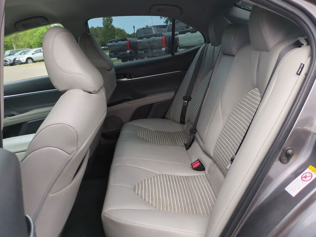 Certified 2018 Toyota Camry SE FWD image 13