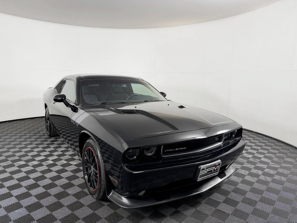 Used 2012 Dodge Challenger R/T RWD image 5