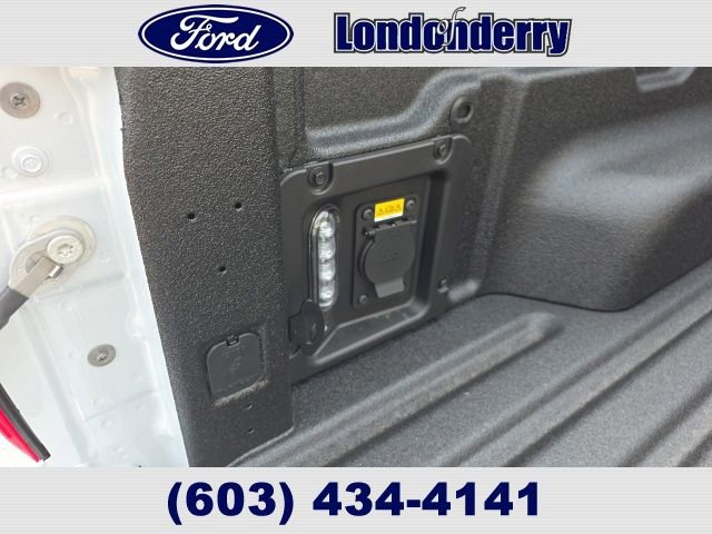 New 2026 Ford Maverick Lariat w/ Black Appearance Package image 6