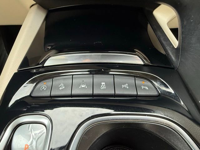 Used 2021 Buick Envision Avenir w/ Technology Package II image 26