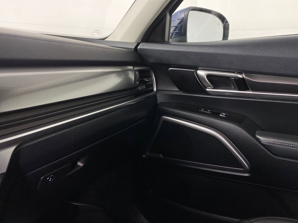 Used 2025 Kia Telluride S image 24