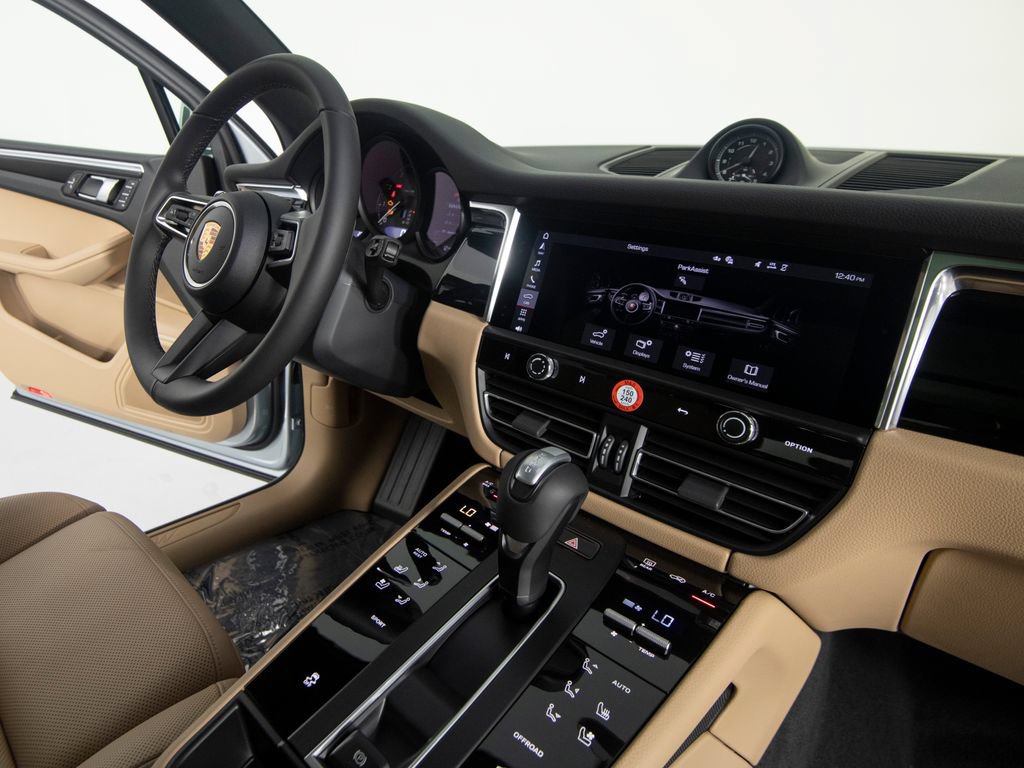 New 2026 Porsche Macan AWD/4WD image 34