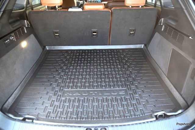 Used 2023 Lincoln Nautilus Reserve image 14