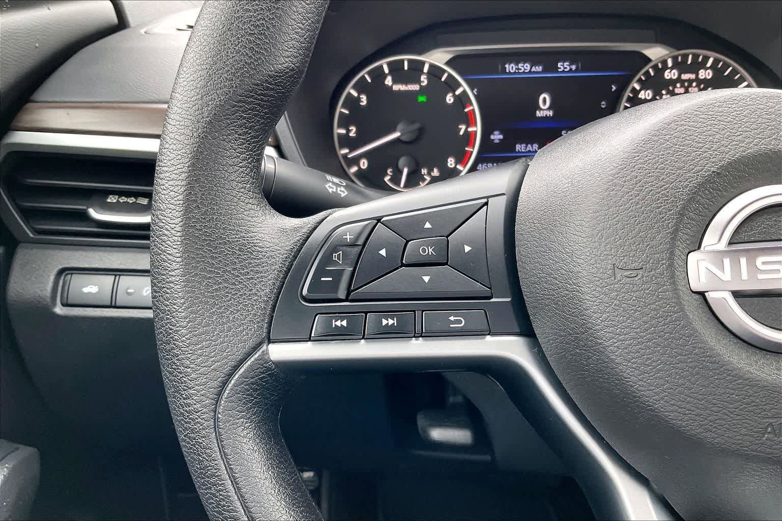 Used 2024 Nissan Altima 2.5 SV FWD image 24