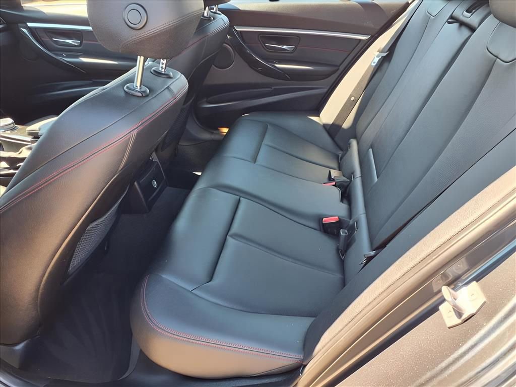 Used 2018 BMW 330i xDrive Sedan w/ Convenience Package image 12