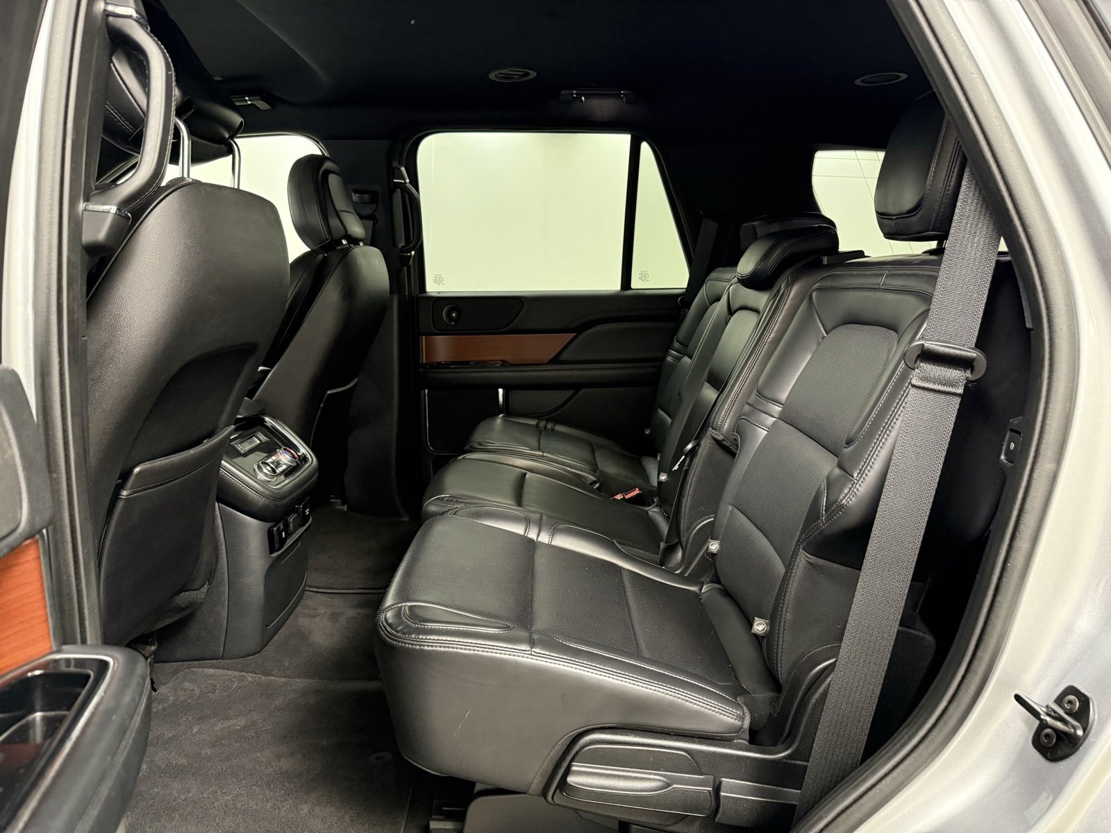 Used 2020 Lincoln Navigator 2WD image 18