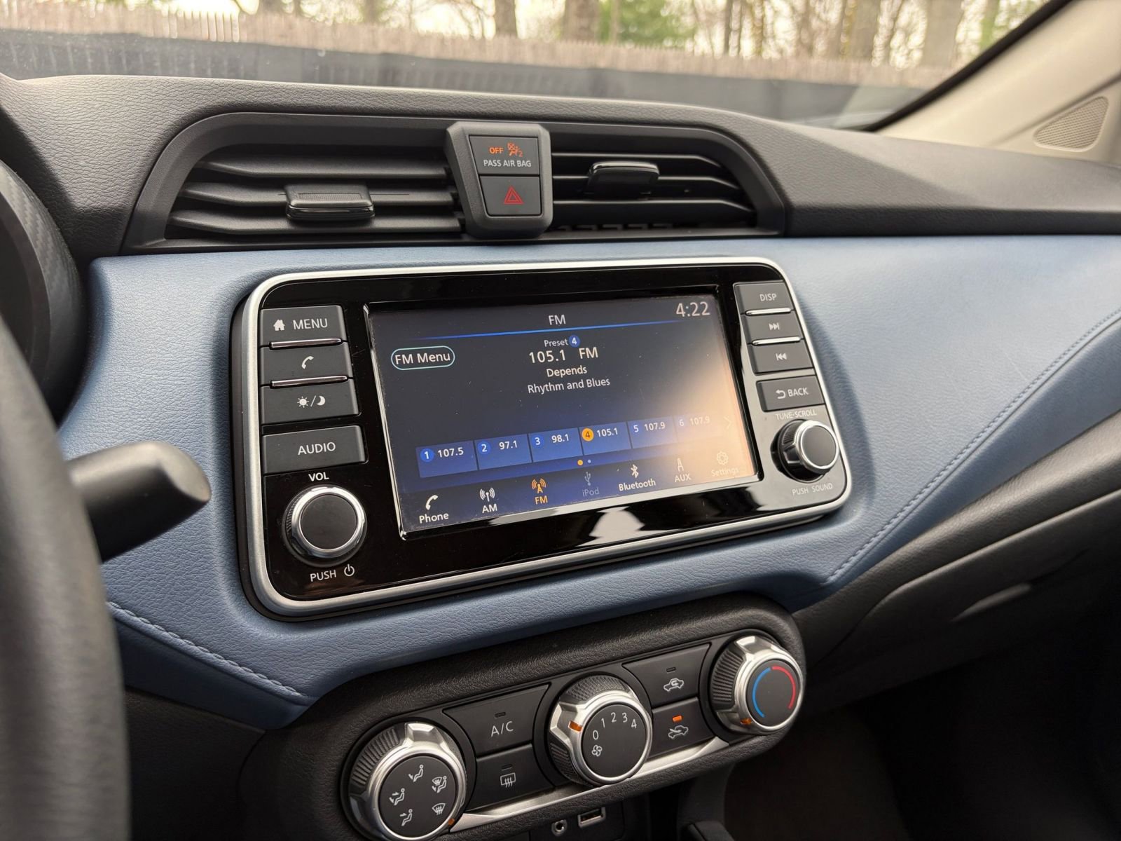Used 2025 Nissan Versa SV FWD image 20