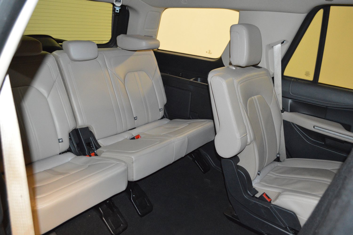 Used 2024 Ford Expedition Limited AWD/4WD image 12