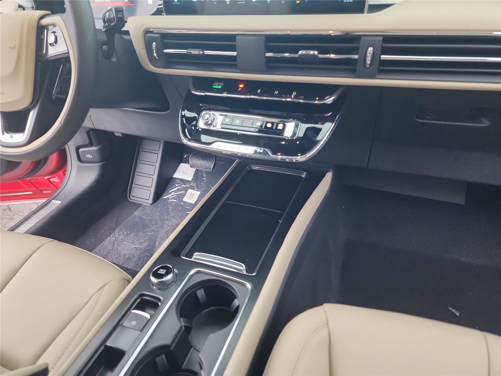 New 2026 Lincoln Corsair Premiere image 25