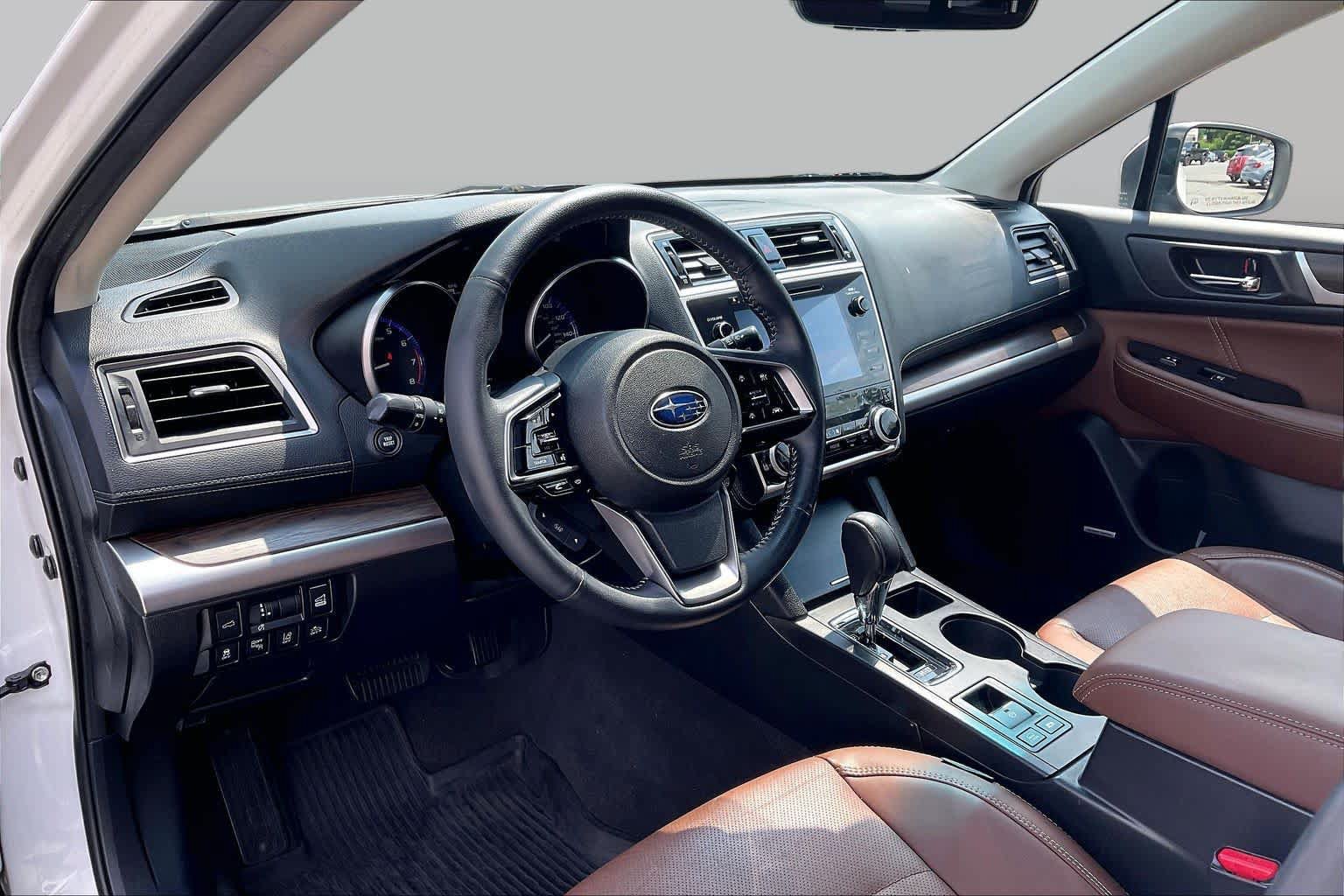 Used 2019 Subaru Outback 3.6R Touring AWD/4WD image 17