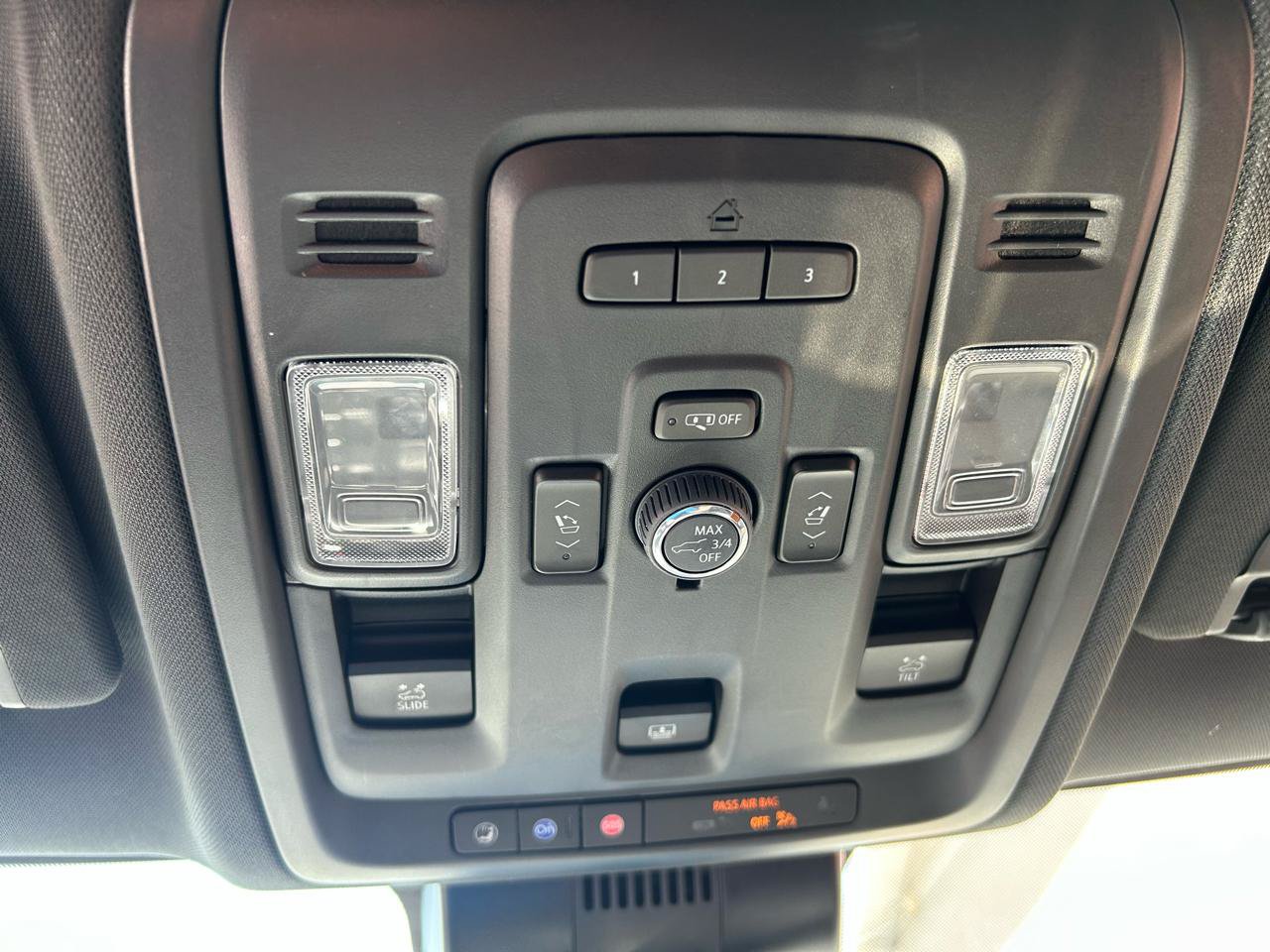 Used 2024 Chevrolet Tahoe Z71 w/ Luxury Package AWD/4WD image 17