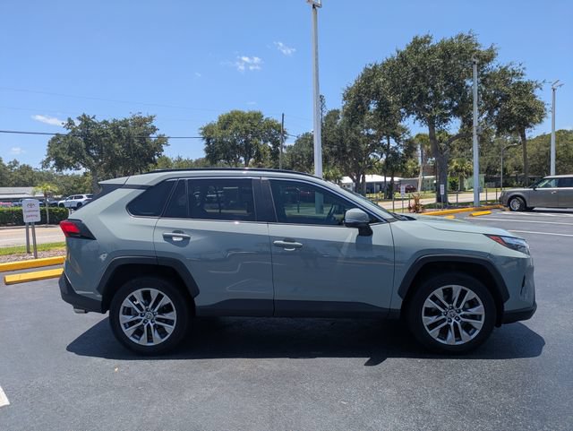 Used 2022 Toyota RAV4 XLE Premium FWD image 3
