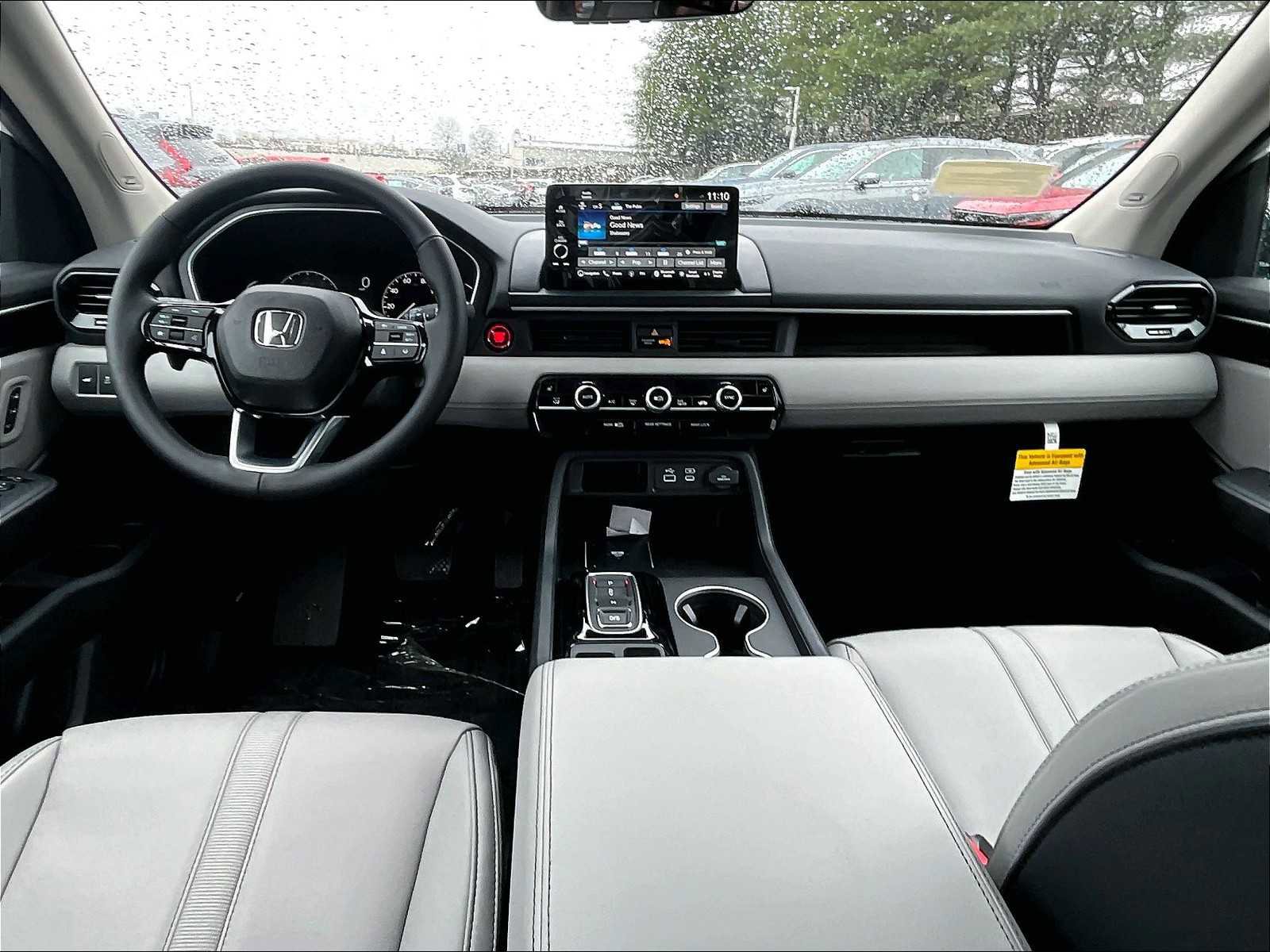 New 2025 Honda Pilot Touring image 12