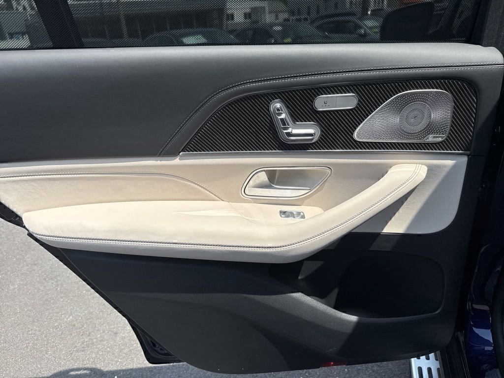 New 2025 Mercedes-Benz GLS 63 AMG 4MATIC image 18