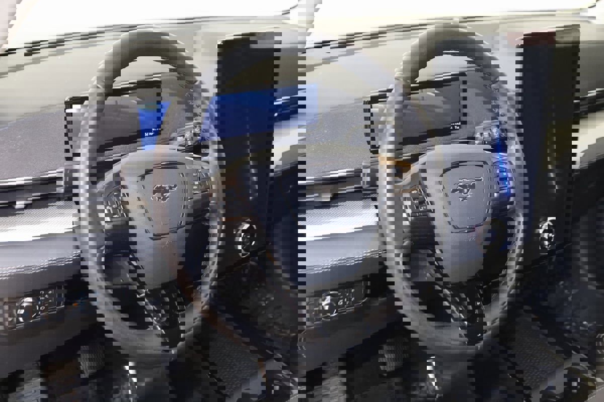 Used 2021 Ford Mustang Mach-E Select w/ Comfort/Appearance Package image 6