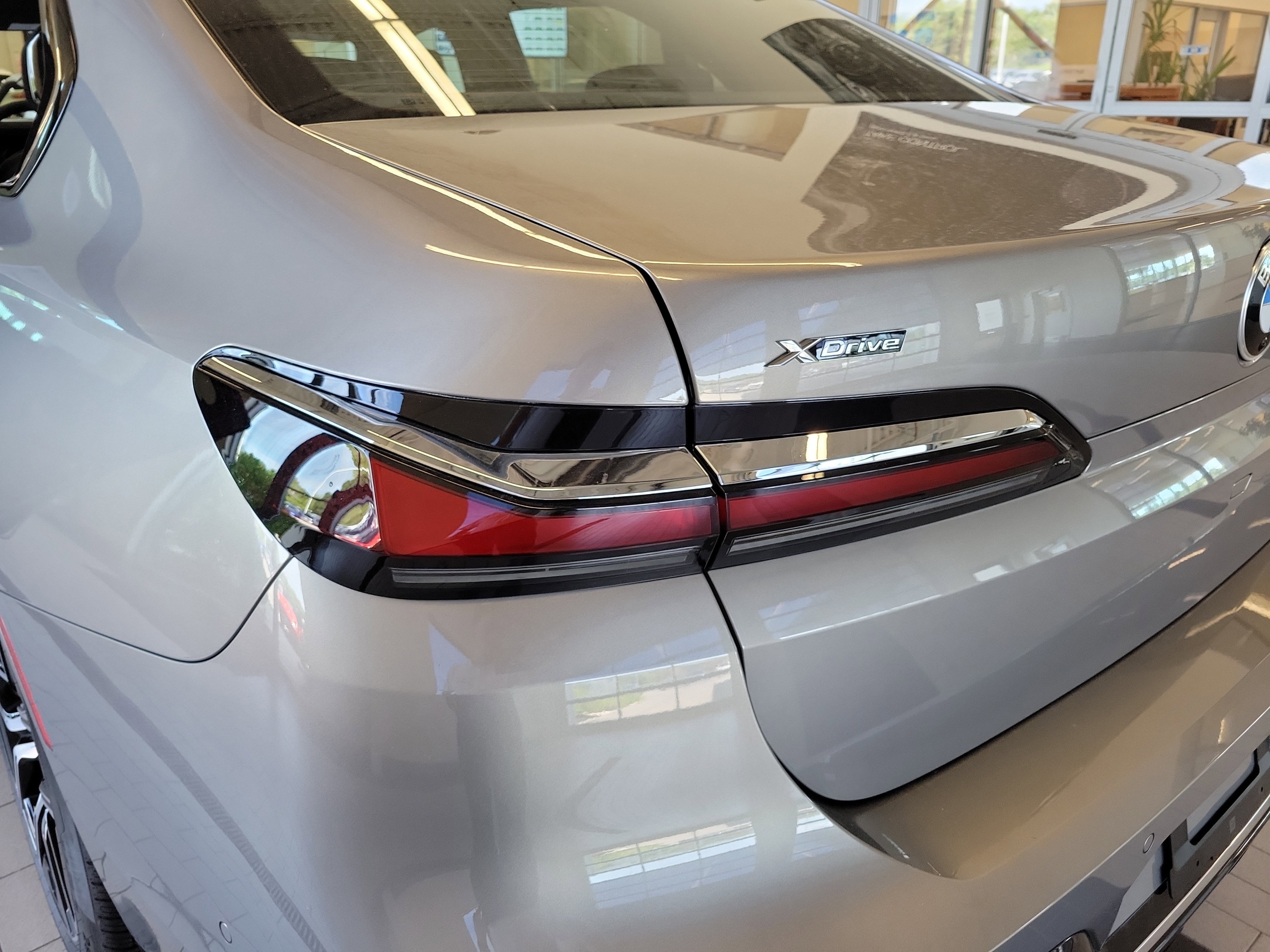 Used 2025 BMW 740i xDrive image 11