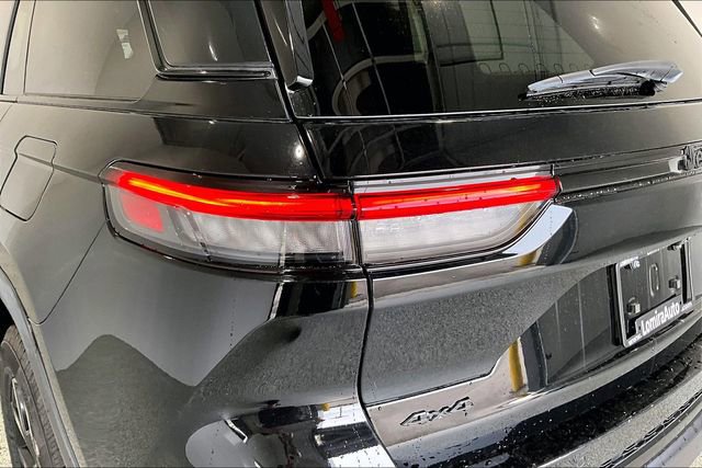 Used 2024 Jeep Grand Cherokee Limited w/ Luxury Tech Group II image 41