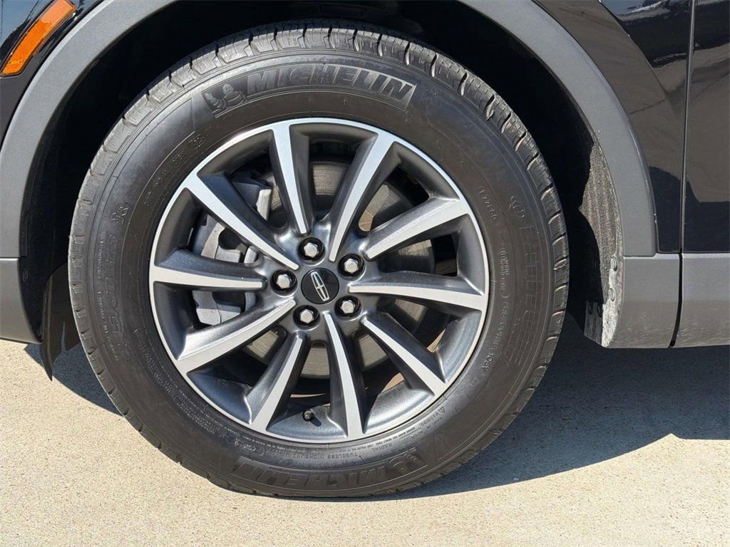 Used 2022 Lincoln Nautilus Standard image 6