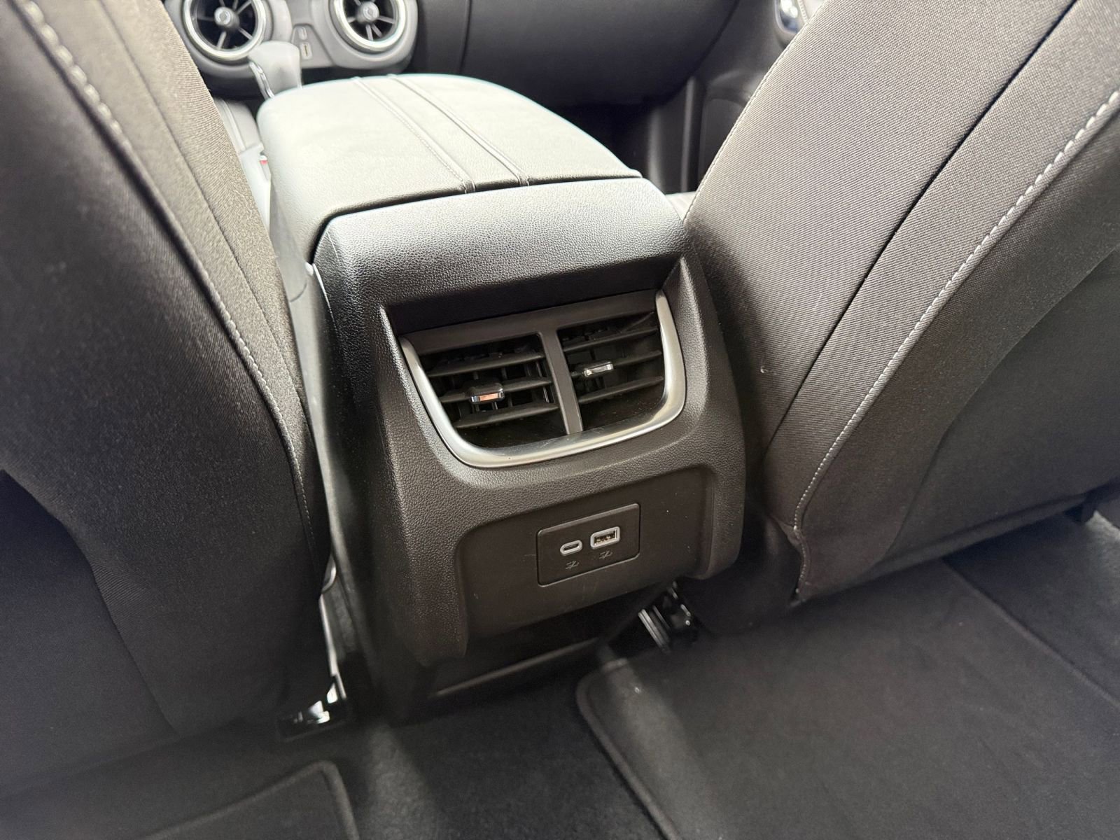 Used 2025 Chevrolet Blazer LT FWD image 23